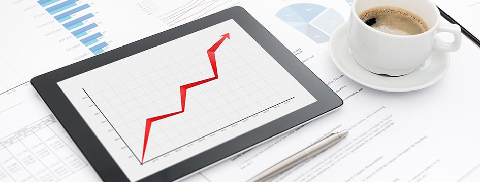 graph on a screen showing benefits of SEO
